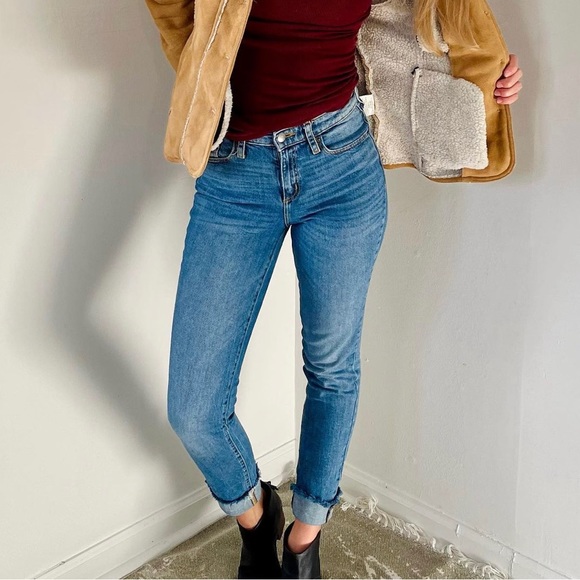 Universal Thread Jeans | High Waisted | Fringe cuff | 0/25R - Picture 2 of 8